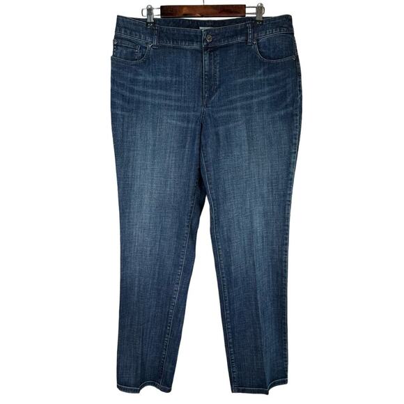 Chico's Platinum Jeans Women's 14 Straight Leg Dark‎ Wash Rhinestone Pockets - Picture 1 of 11